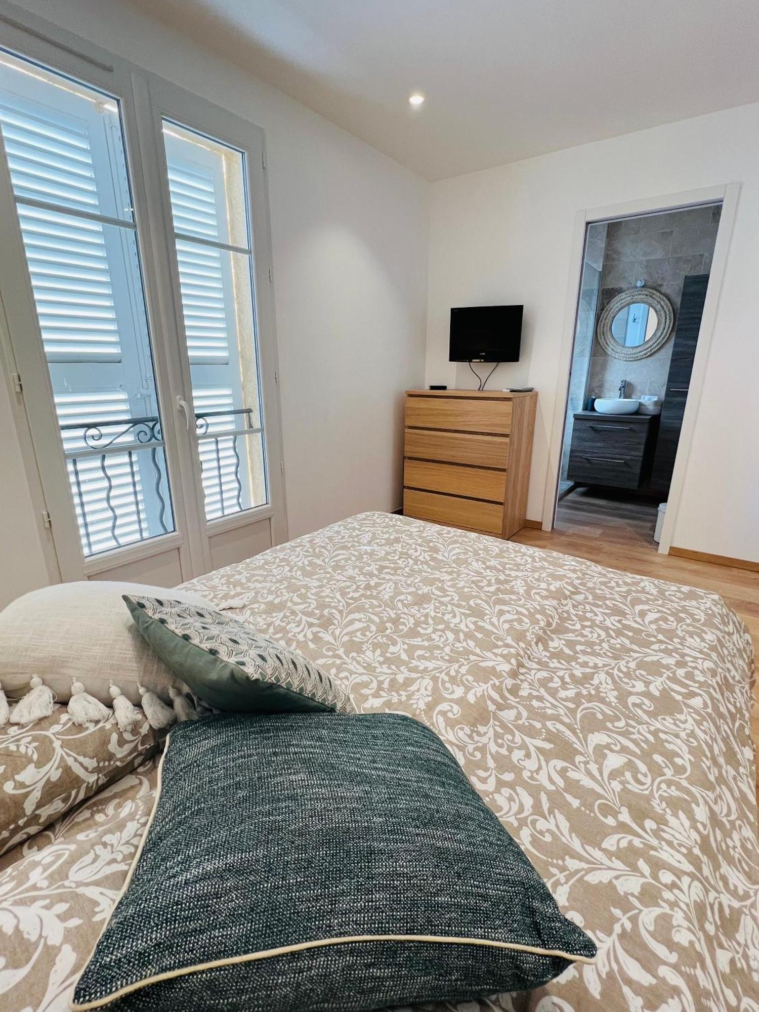 Superbe Appartement Terrasse Et Parking Prive 쎙뜨호뻬 외부 사진