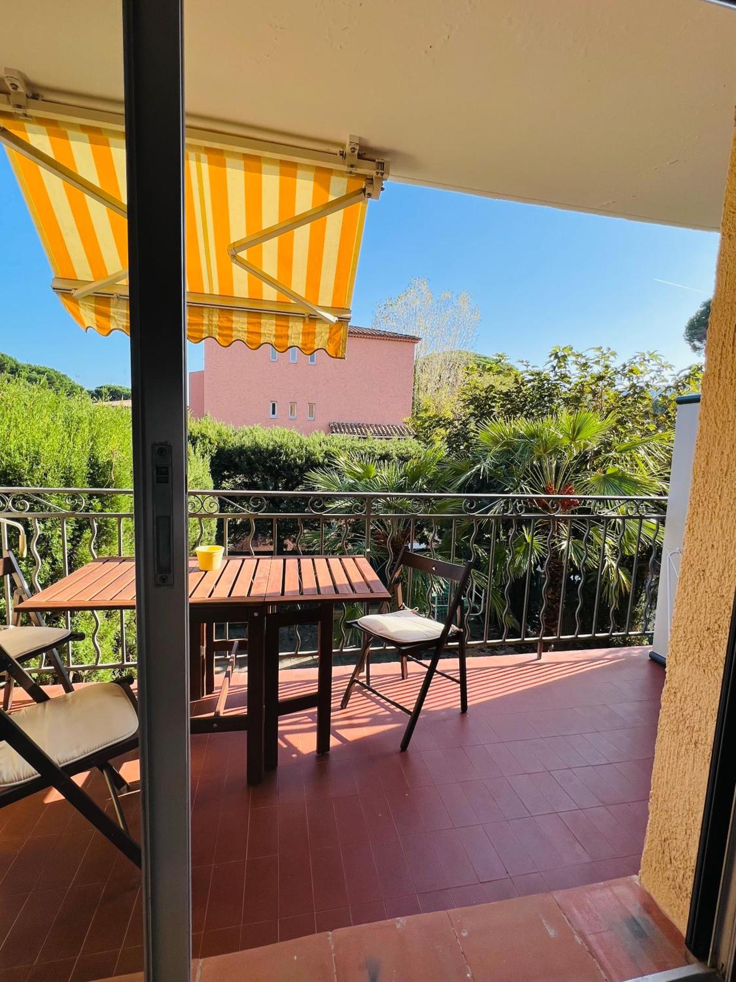 Superbe Appartement Terrasse Et Parking Prive 쎙뜨호뻬 외부 사진