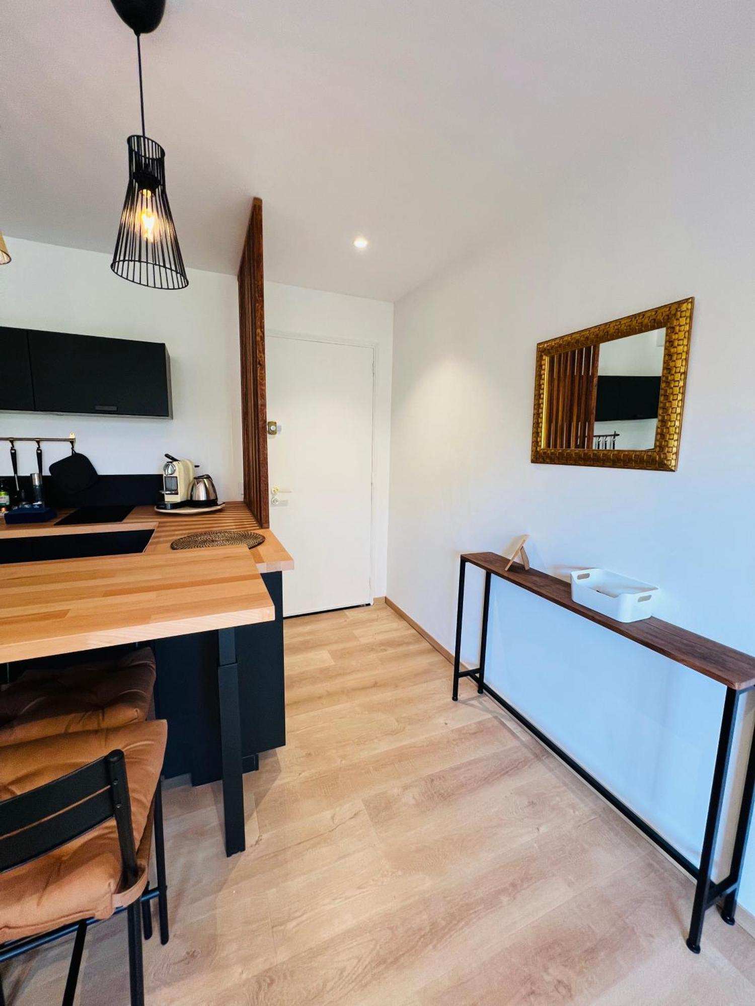 Superbe Appartement Terrasse Et Parking Prive 쎙뜨호뻬 외부 사진