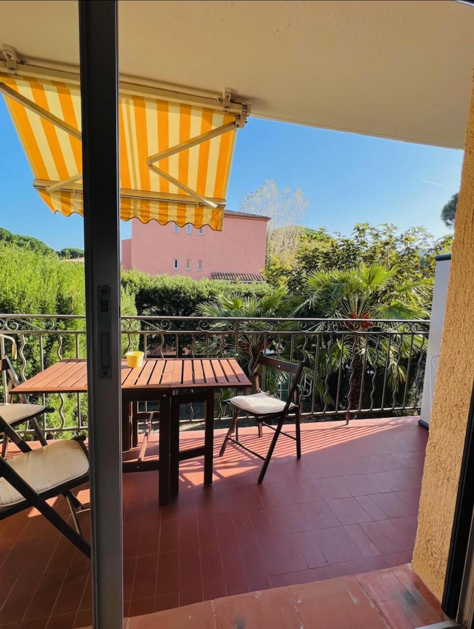 Superbe Appartement Terrasse Et Parking Prive 쎙뜨호뻬 외부 사진